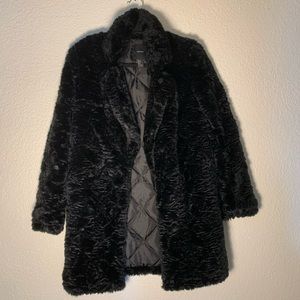 NWOT 🥳 FOREVER 21 FAUX FUR COAT!!